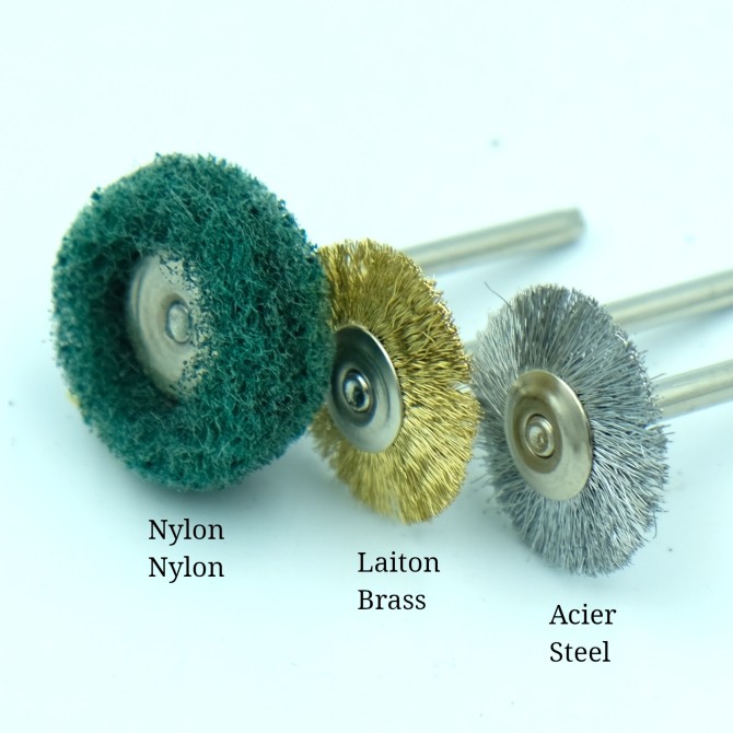 Roulettes tips specifically for varnished plates - with or without handle